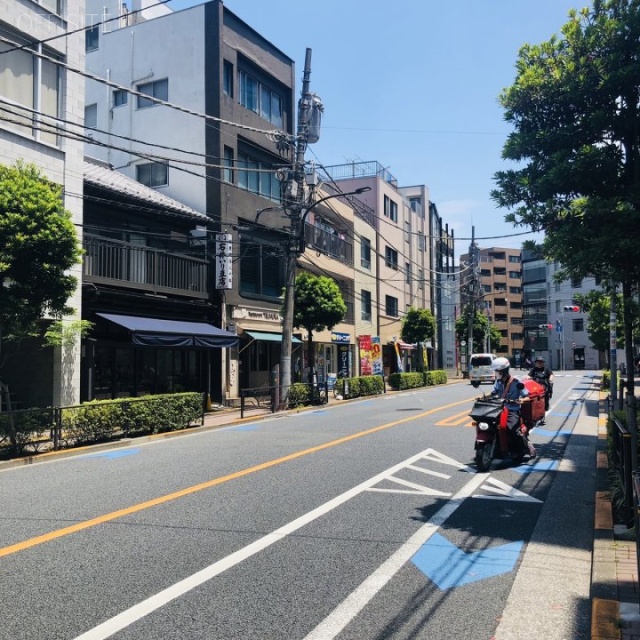 山憲ビル 前面道路