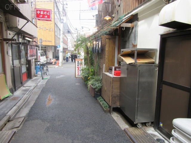 神保町1丁目店舗ビル ビル前面道路