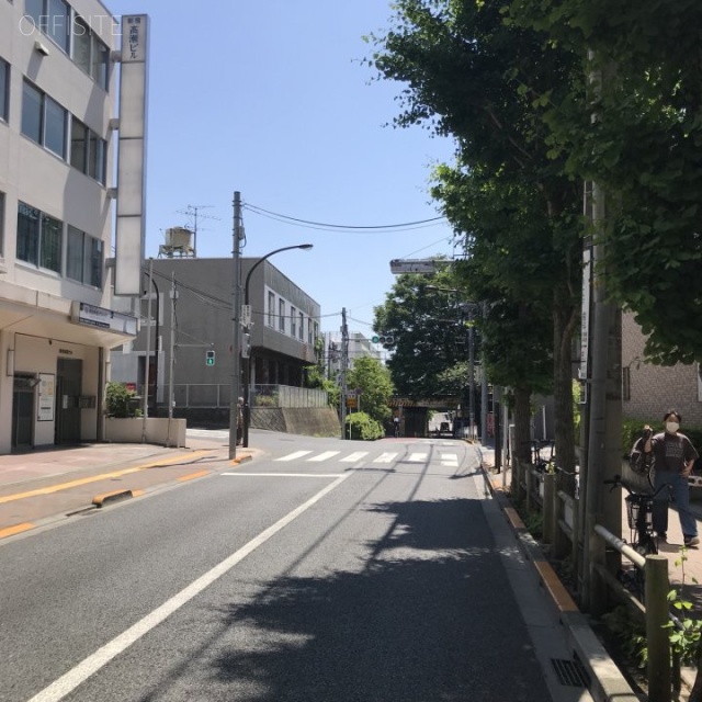 STKビル ビル前面道路