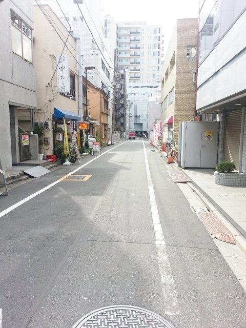 滝ビル ビル前面道路