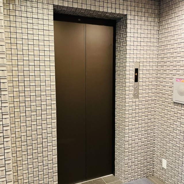 クルスビル エレベーター
