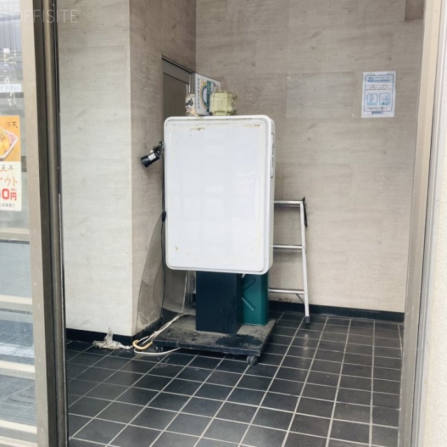 赤坂中村屋ビル エントランス