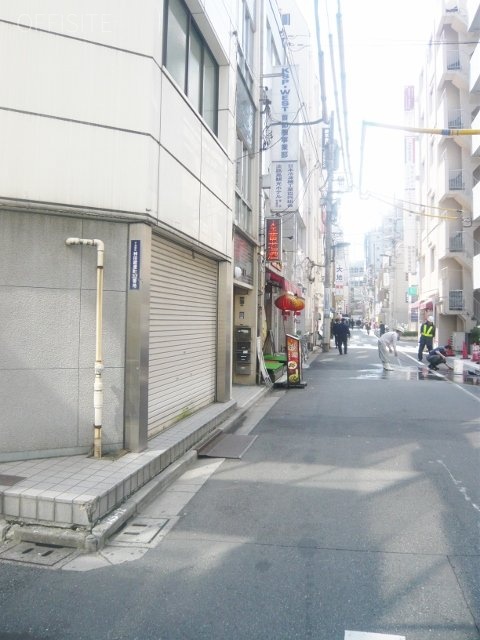 守屋ビル ビル前面道路