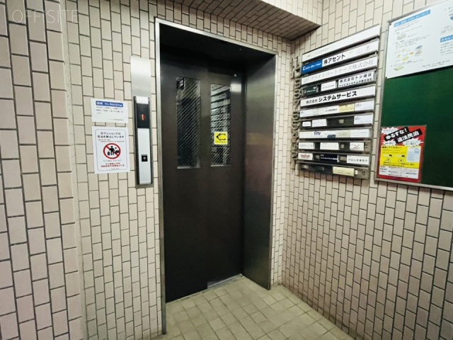 サニープラザ新宿御苑 エントランス