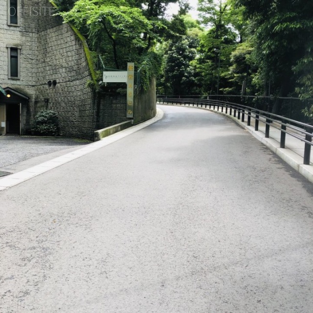 愛宕THビル ビル前面道路