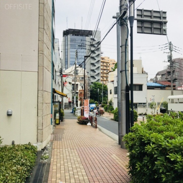 JMビル ビル前面道路