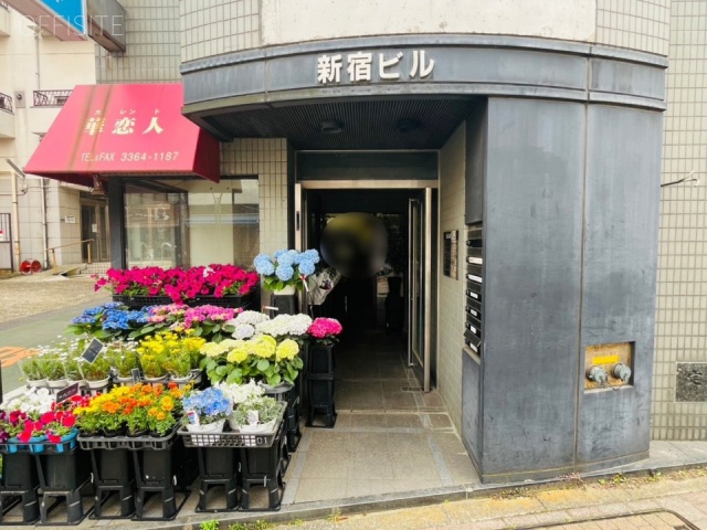 新宿ビル　エントランス