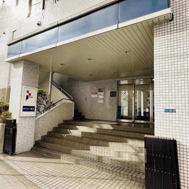 トーアホワイトハイツ オフィスビル出入口