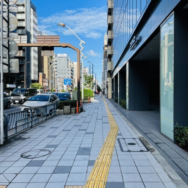 PMO秋葉原北 ビル前面道路