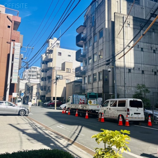 富岡橋ビル ビル前面道路