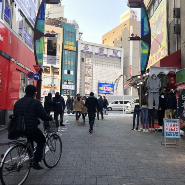 上野アイキビル ビル前面道路