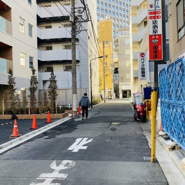 BACH(バッハ)ビル ビル前面道路