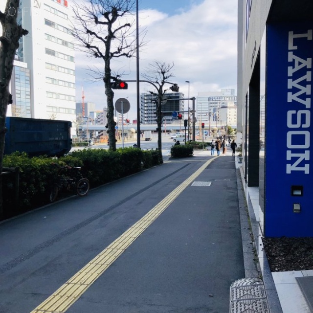 日本橋イーストビル ビル前面道路