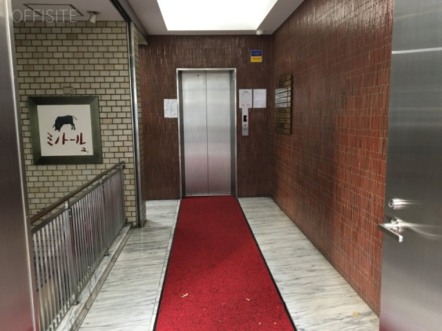 東新宿龍生堂ビル エレベーター