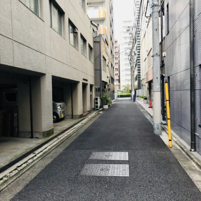 須山ビル ビル前面道路