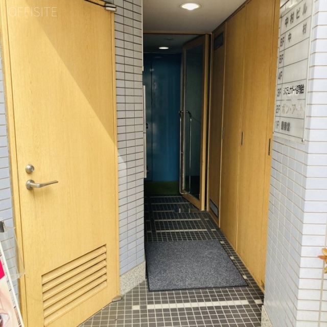 中村ビル エントランス