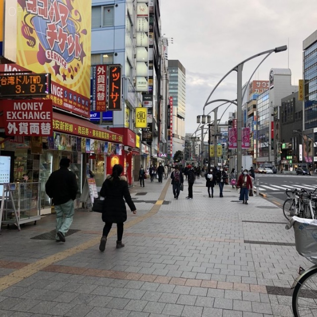 イシイビル ビル前面道路