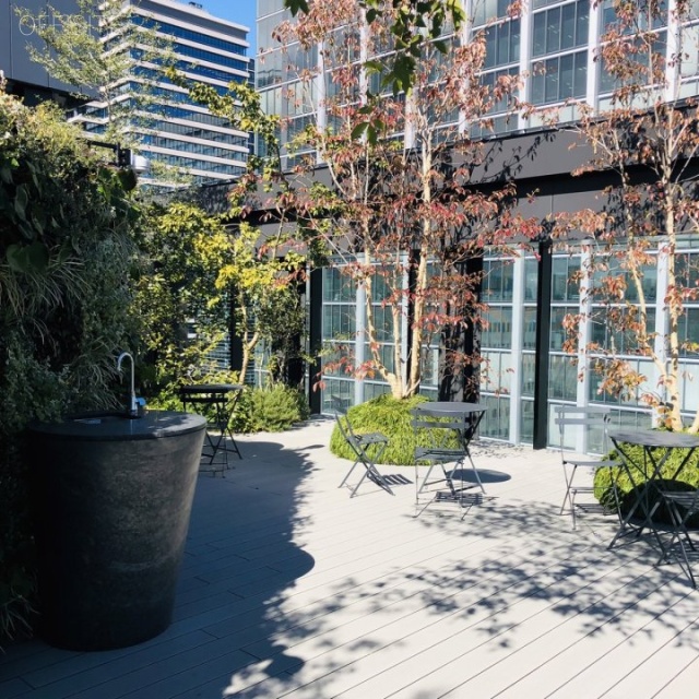 銀泉西新橋ビル　屋上庭園