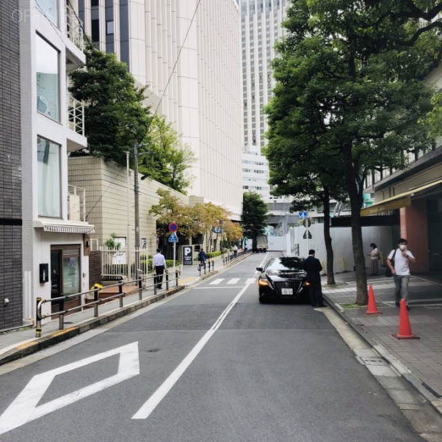 ディアシティ赤坂東館 ビル前面道路
