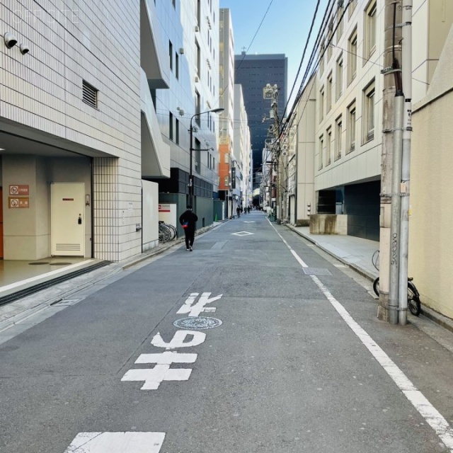 昌徳ビル　ビル前面道路