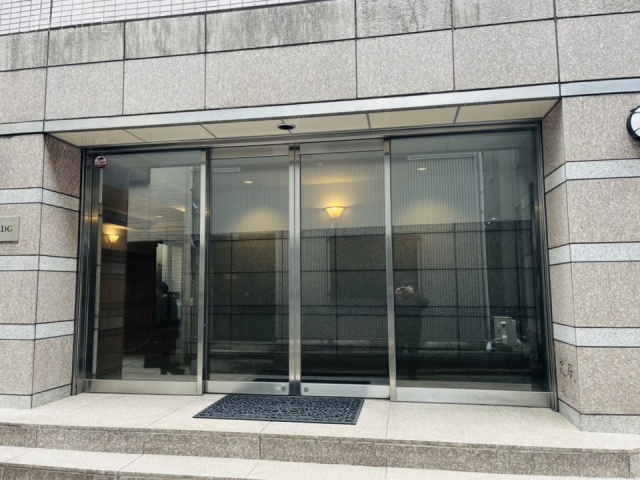 UETAKEビル　エントランス