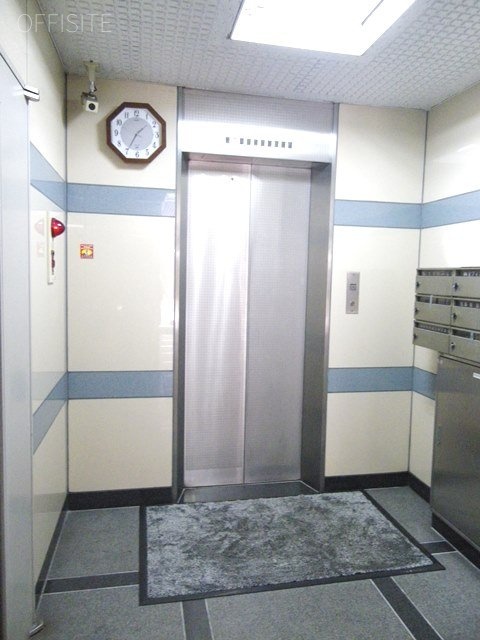鈴常ビル エレベーター