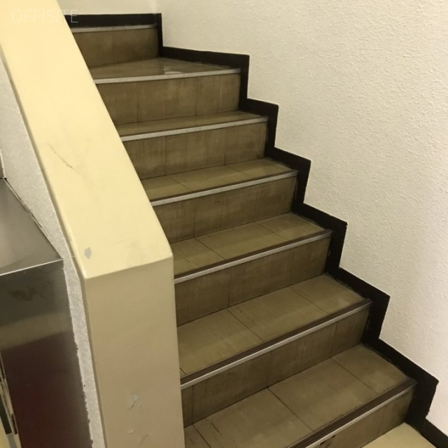 ウェルビル 階段
