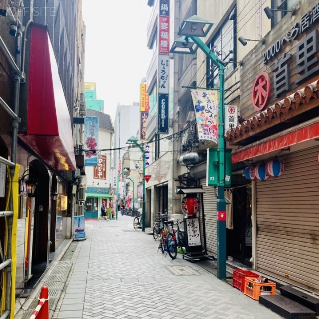 佐久間ビル　右手道路