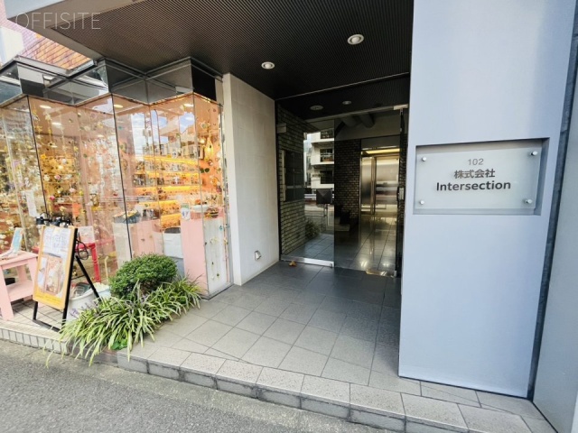 シャトレ代官山 エントランス