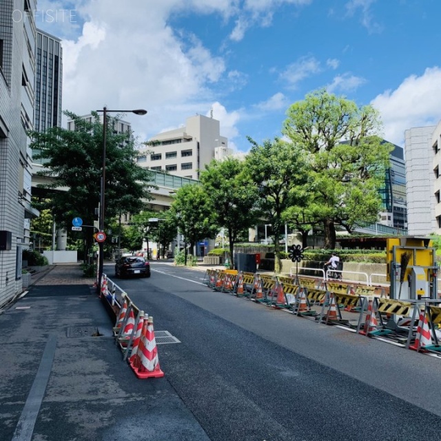 クレール平河町 ビル前面道路