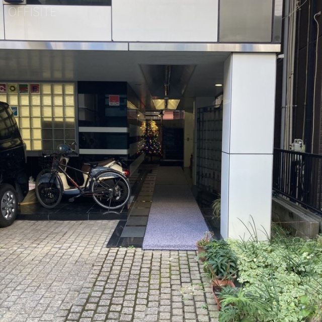 萩原ビル　エントランス