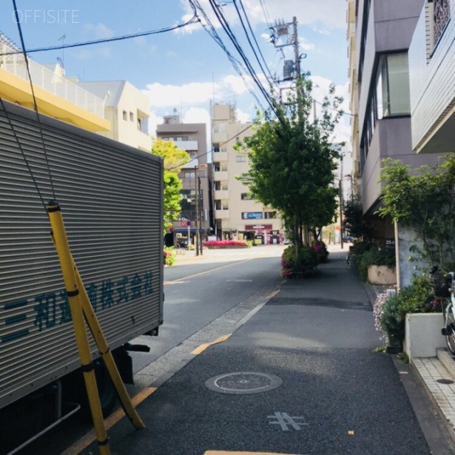 リンクス早稲田ビル ビル前面道路