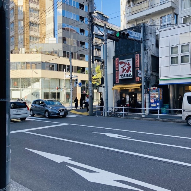 南青山三樹ビル ビル前面道路