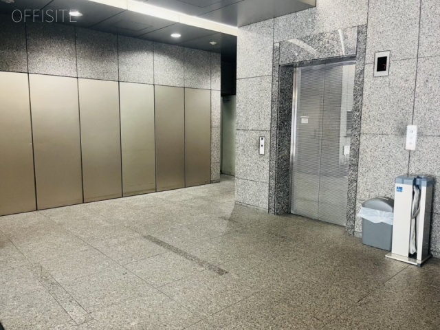 トラスティ麹町ビル　エントランス