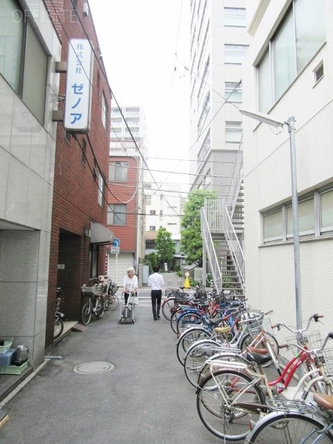 CYCビル ビル前面道路
