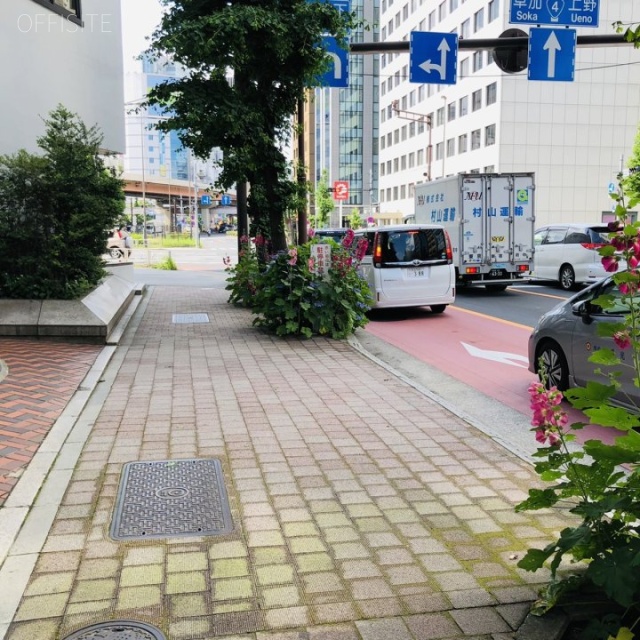 滝清ビル ビル前面道路