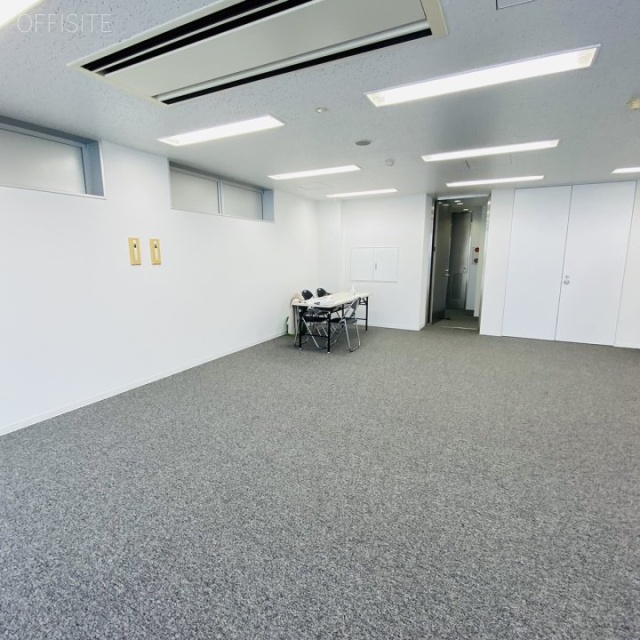 NEWS京橋　室内