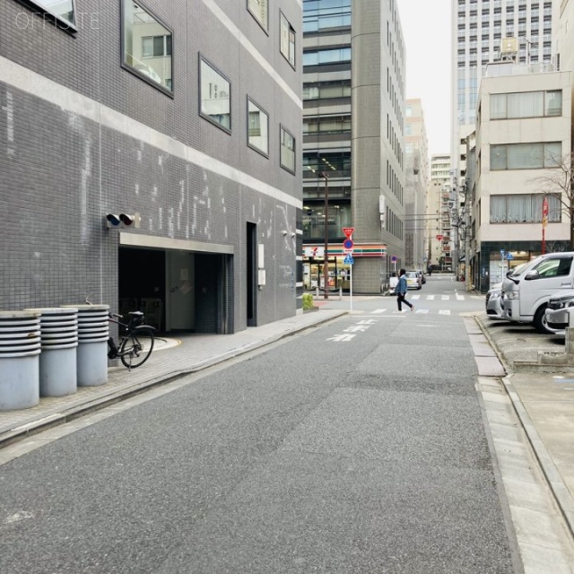 サンエスビル ビル前面道路
