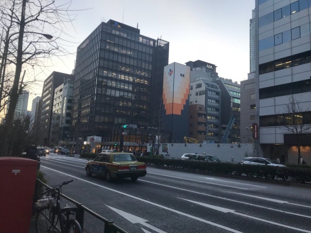 ノアックスビル ビル前面道路