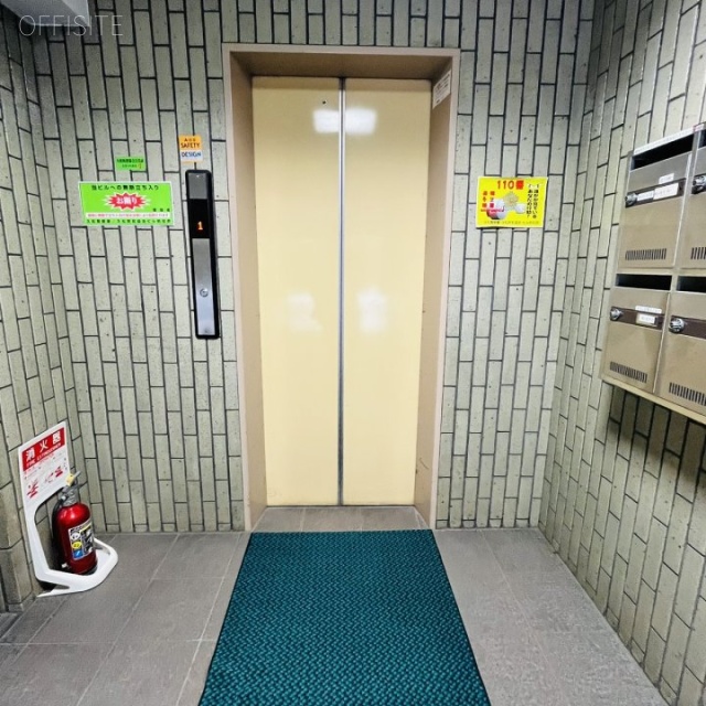 絹川ビル　エントランス