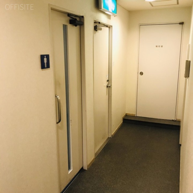 全特六本木ビル WEST棟 男子トイレ