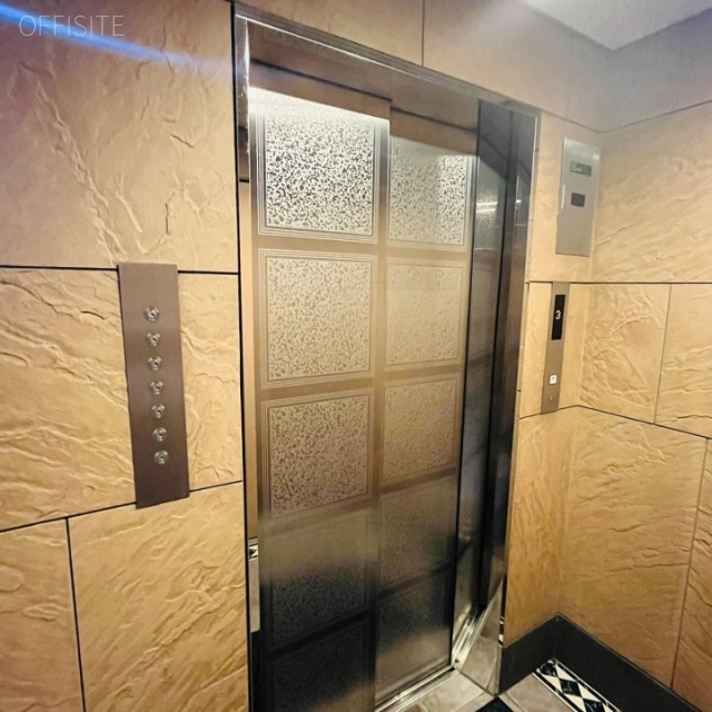 彩風館 エントランス