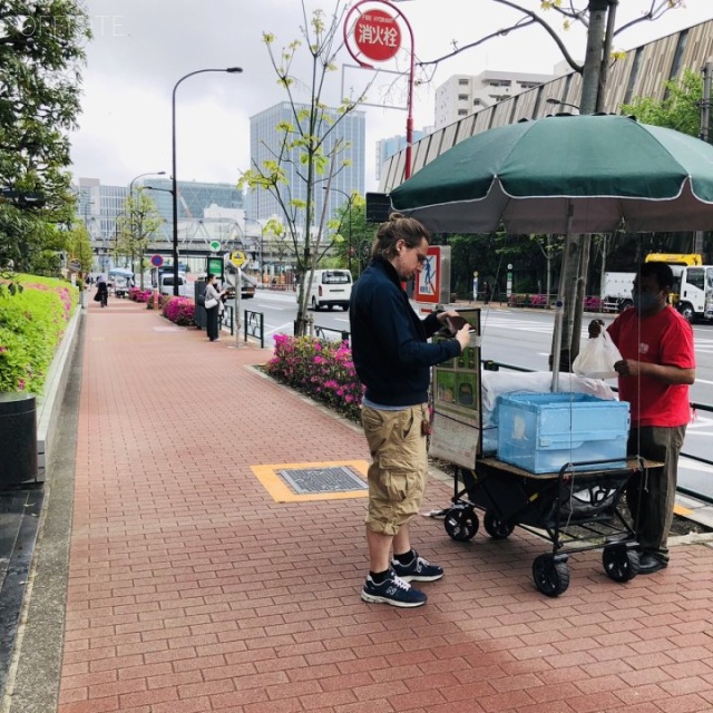 芝浦清水ビル ビル前面道路