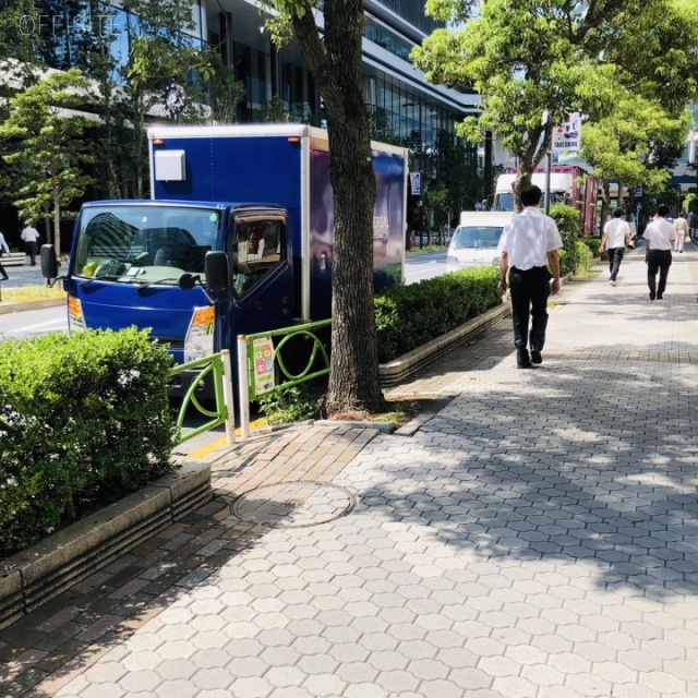 宮崎ビル ビル前面道路