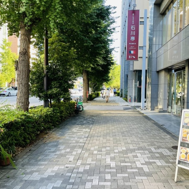 大手町モダンビル ビル前面道路