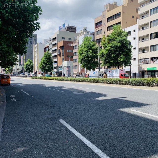 福島ビル 前面は新宿通り