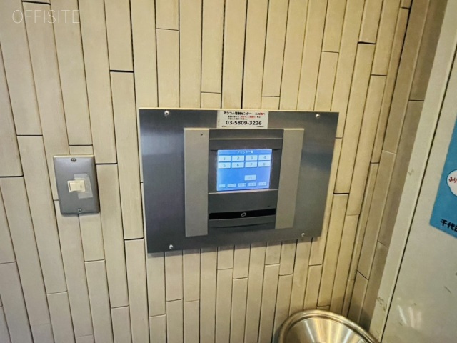 やまかわビル　エントランス