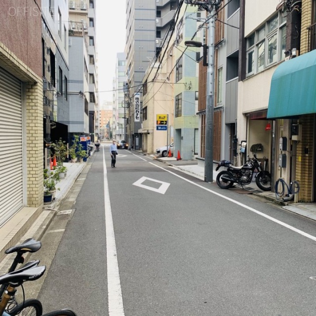 藤原ビル ビル前面道路