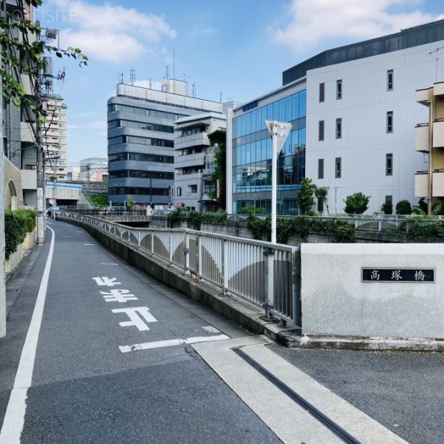 高田馬場シティハイツ ビル前面道路