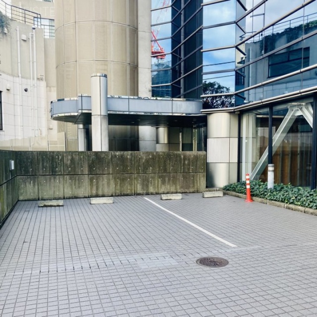 クレオ原宿旧本社ビル 駐車場